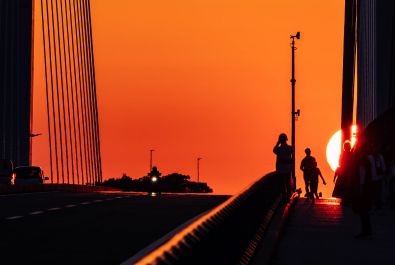 『夕暮れ時の散歩』