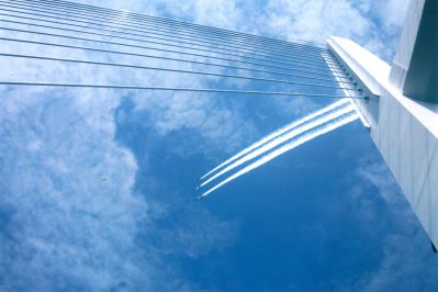 『祝煙引かれる（ブルーインパルス）』