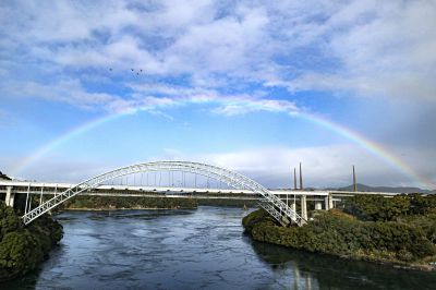 『ダブルアーチ』