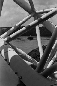 『Island Through the Span』